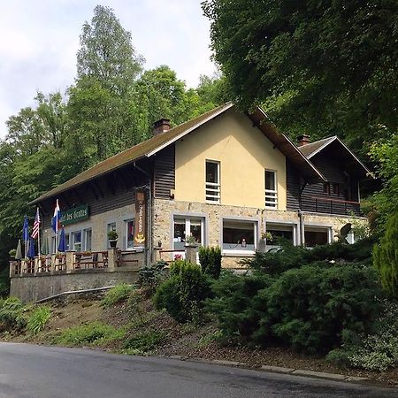 Chalet Des Grottes Hotel Hastiere-Lavaux Exterior photo